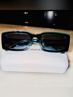 Calvin Klein R728S 242 Brown TortoiseCat-Eye Sunglasses Calvin Klein | Accessories | Calvin Klein R728s 242 Brown  main image 3